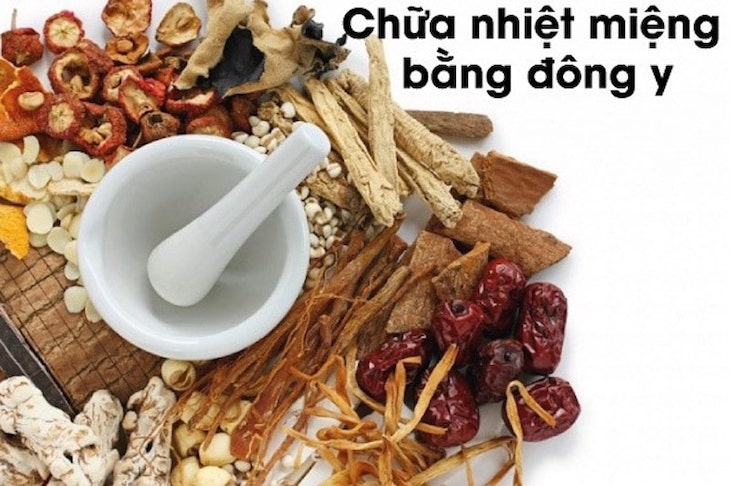 Bài thuốc chữa nhiệt miệng bằng Đông y nào hiệu quả