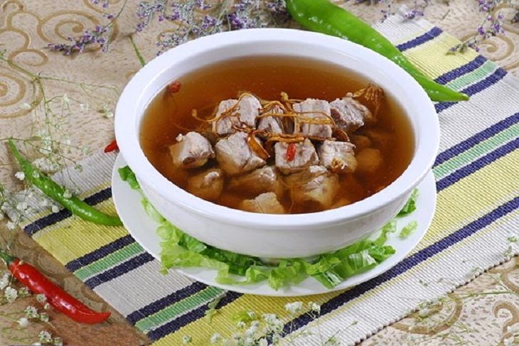 Canh đông trùng hạ thảo hầm thịt heo là món ăn thơm ngon, bổ dưỡng